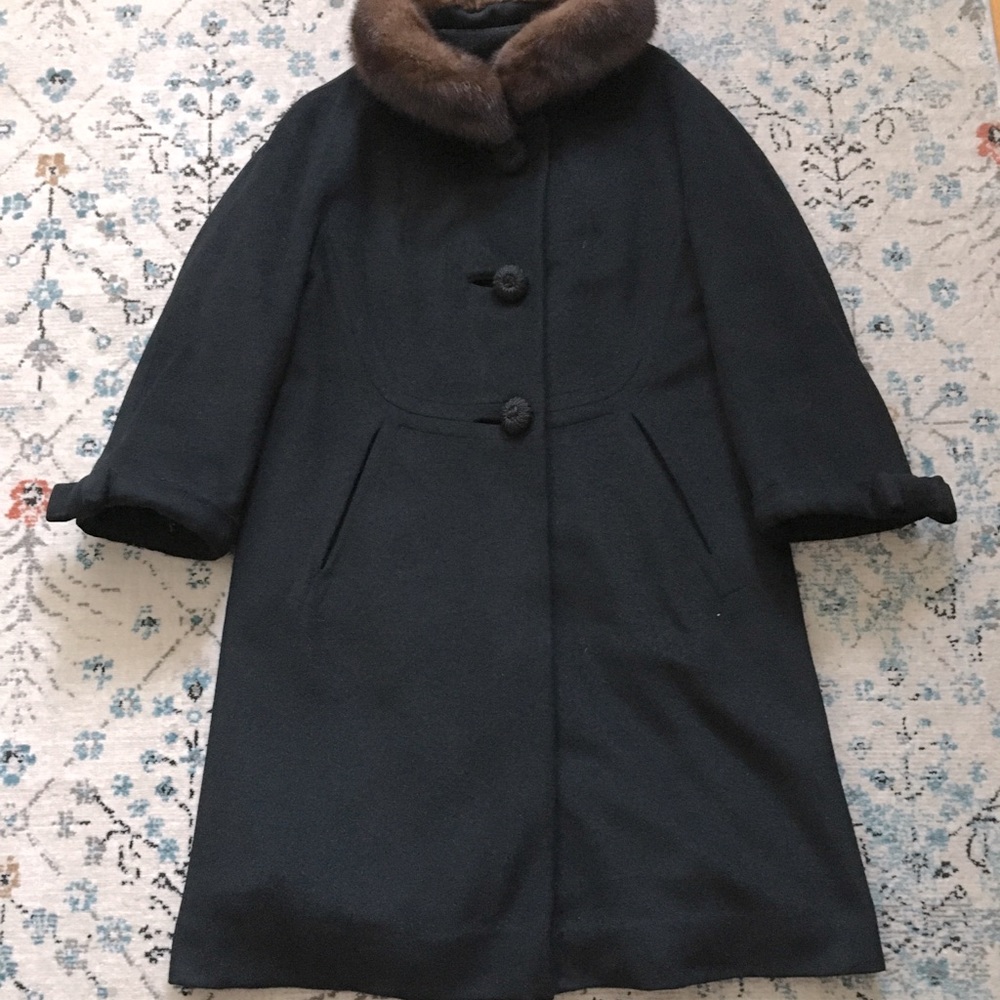 Vintage coat with fur collar (xs-small)